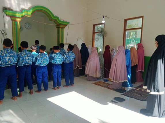 Jamaah Dhuhur bersama